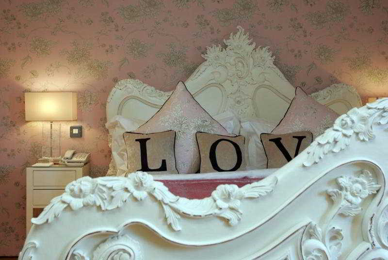 Glenskirlie Castle Hotel 班克内克 外观 照片
