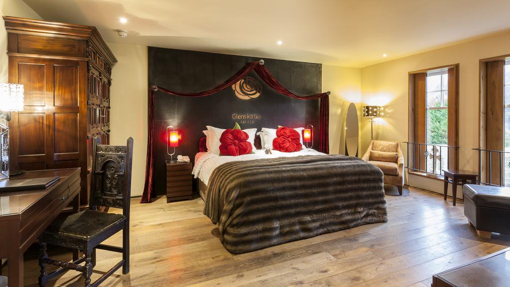 Glenskirlie Castle Hotel 班克内克 外观 照片