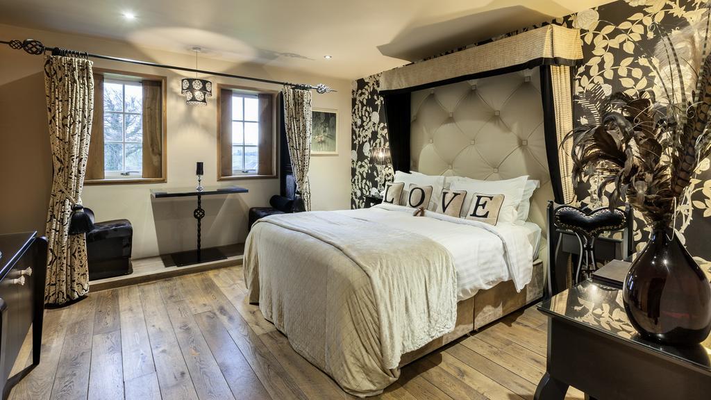 Glenskirlie Castle Hotel 班克内克 外观 照片