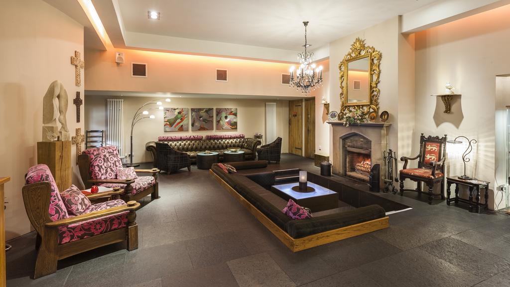 Glenskirlie Castle Hotel 班克内克 外观 照片